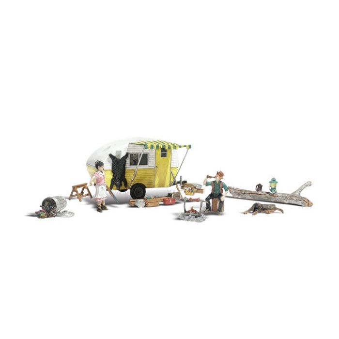 Woodland Scenics HO Scale Ma & Pa’s Trailer Haven Figures